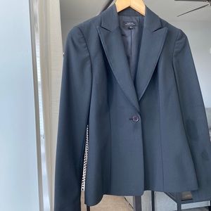 Tahari Arthur S Levine silk blend blazer Black